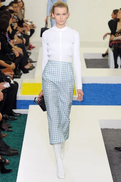 Look 33